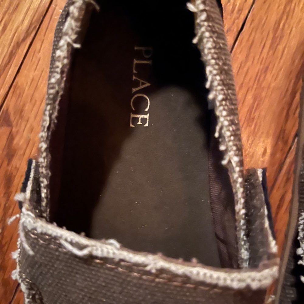 Shoes - Picture 2 of 4